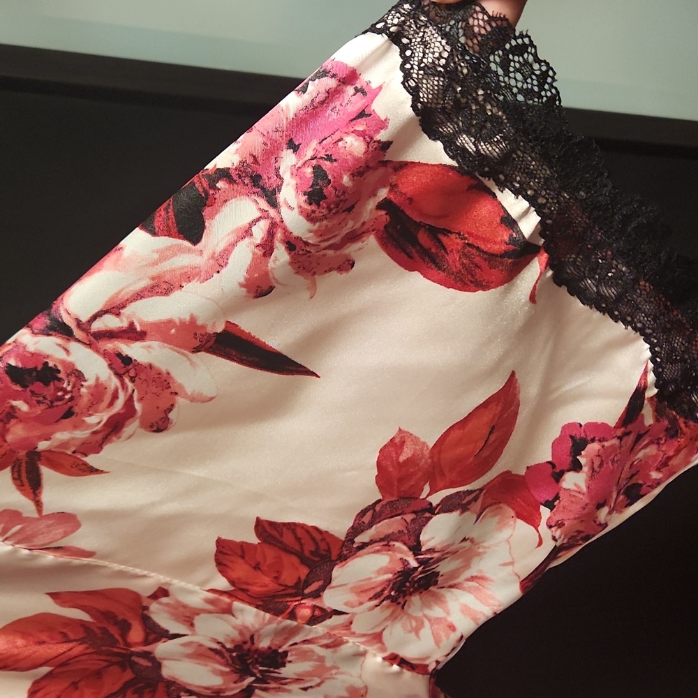 Satin Robe - Picture 2 of 9